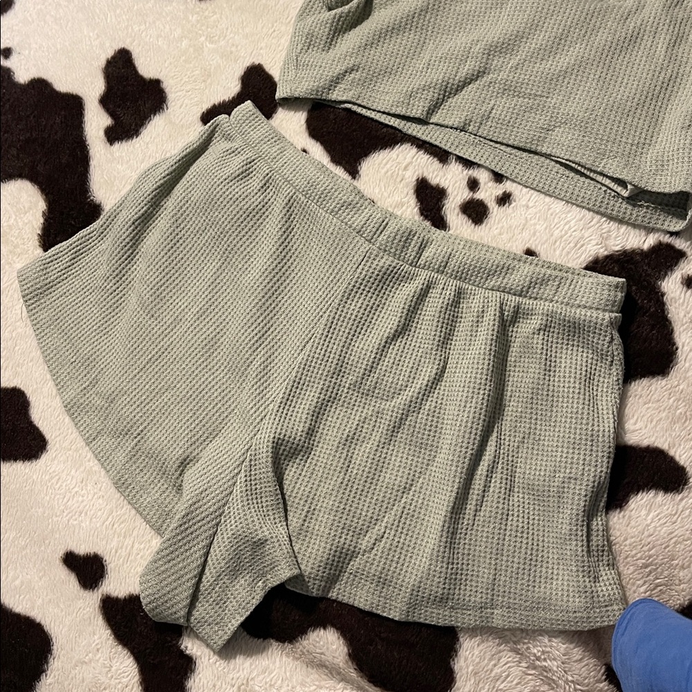 Green Ribbed Tank and Shorts Set - Picture 5 of 5